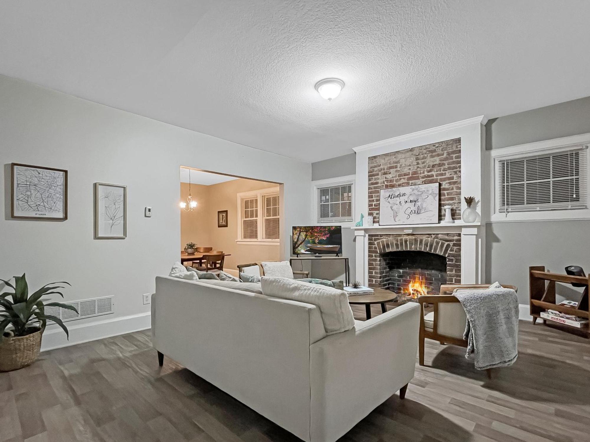 Villa Chic 2Br Duplex Free Parking Near Hospitals Des Moines Exterior foto