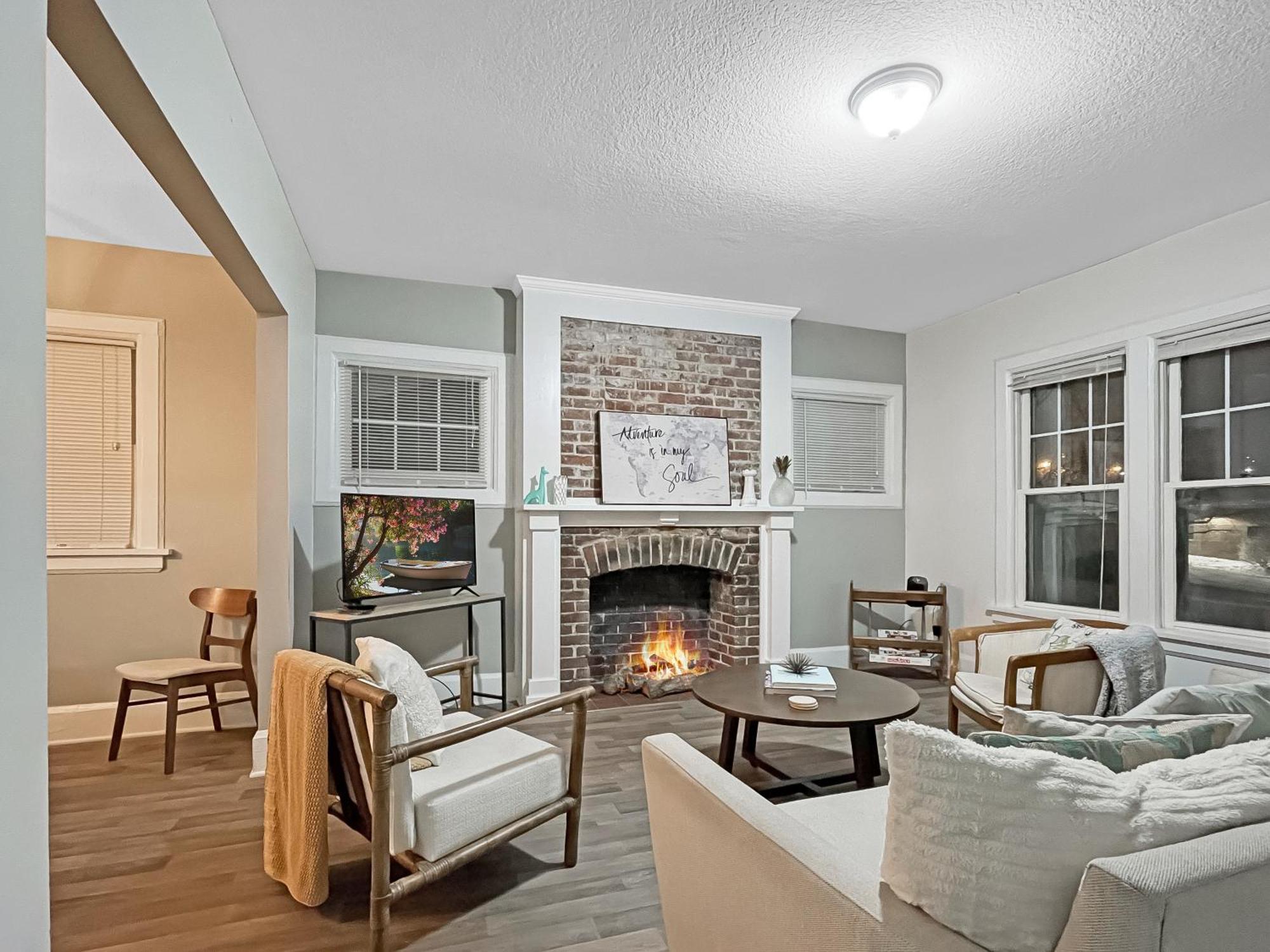 Villa Chic 2Br Duplex Free Parking Near Hospitals Des Moines Exterior foto